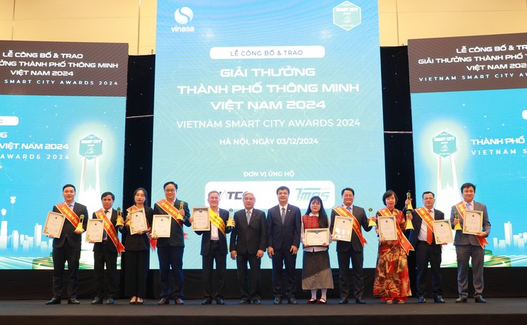 Vươn tầm quốc tế: Hà Nội đạt giải “Thành phố hạ tầng thông minh” và “Thành phố dịch vụ công thông minh