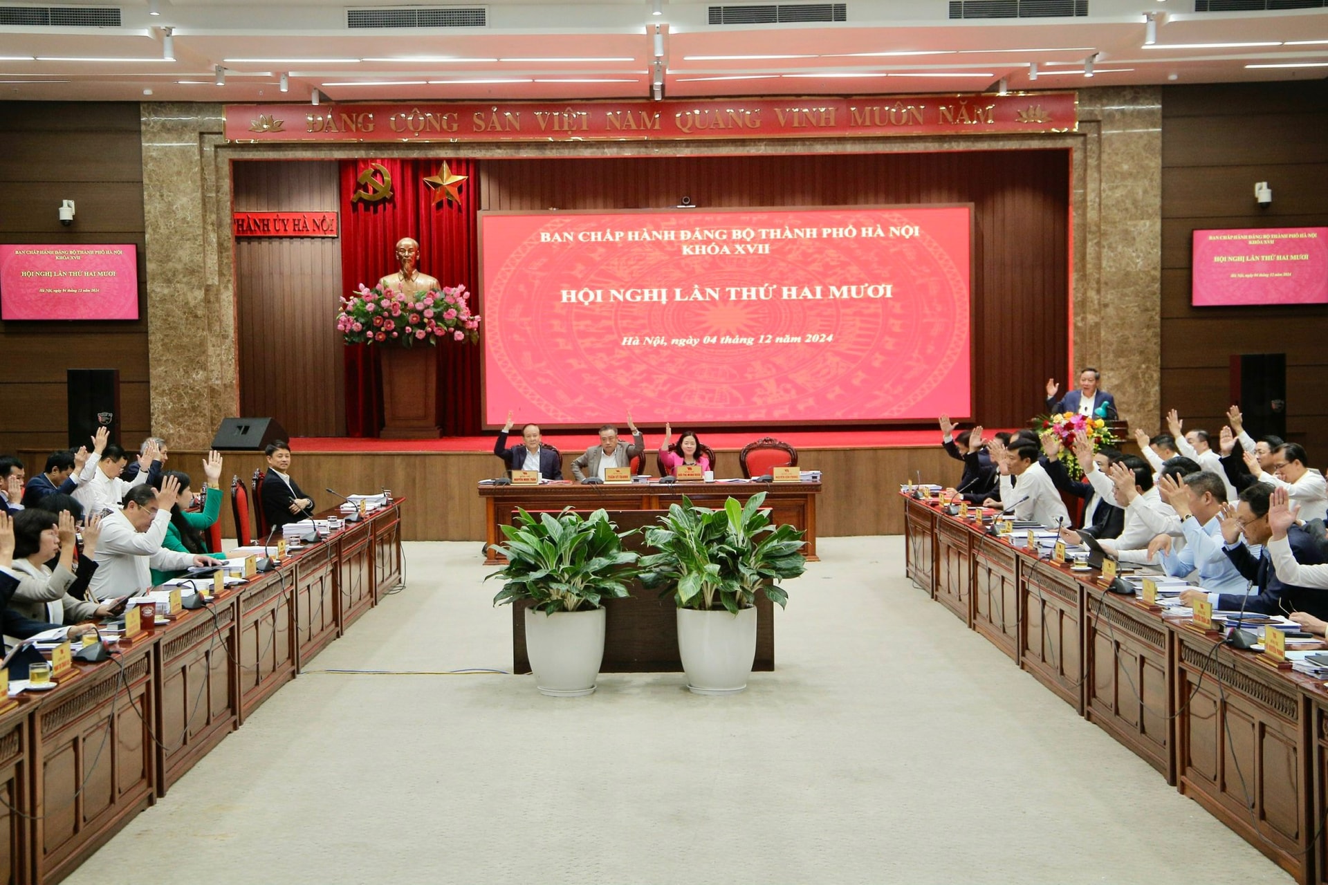 Hội nghị lần thứ 20 Ban Chấp hành Đảng bộ thành phố Hà Nội: Tập trung cụ thể hóa quan điểm, định hướng về kỷ nguyên mới, kỷ nguyên vươn mình của dân tộc
