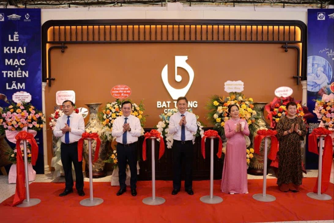 Triển lãm “Hồn của đất”: Lan toả thông điệp kết nối giá trị văn hóa và tình yêu với Bác Hồ