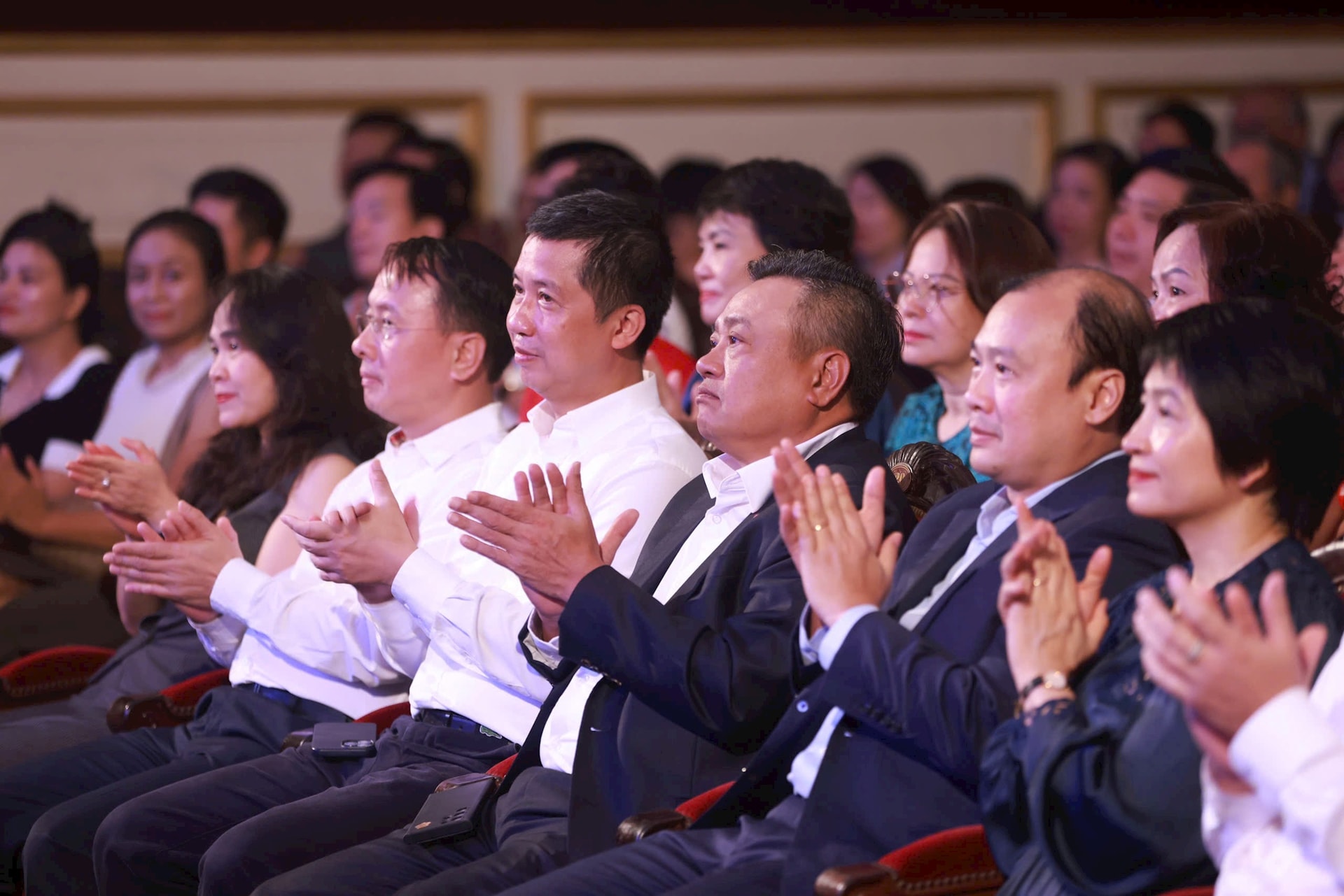 Chương trình “Hà Nội những cảm xúc tháng Mười”: Từ hào hùng lịch sử đến lãng mạn mùa thu Hà Nội