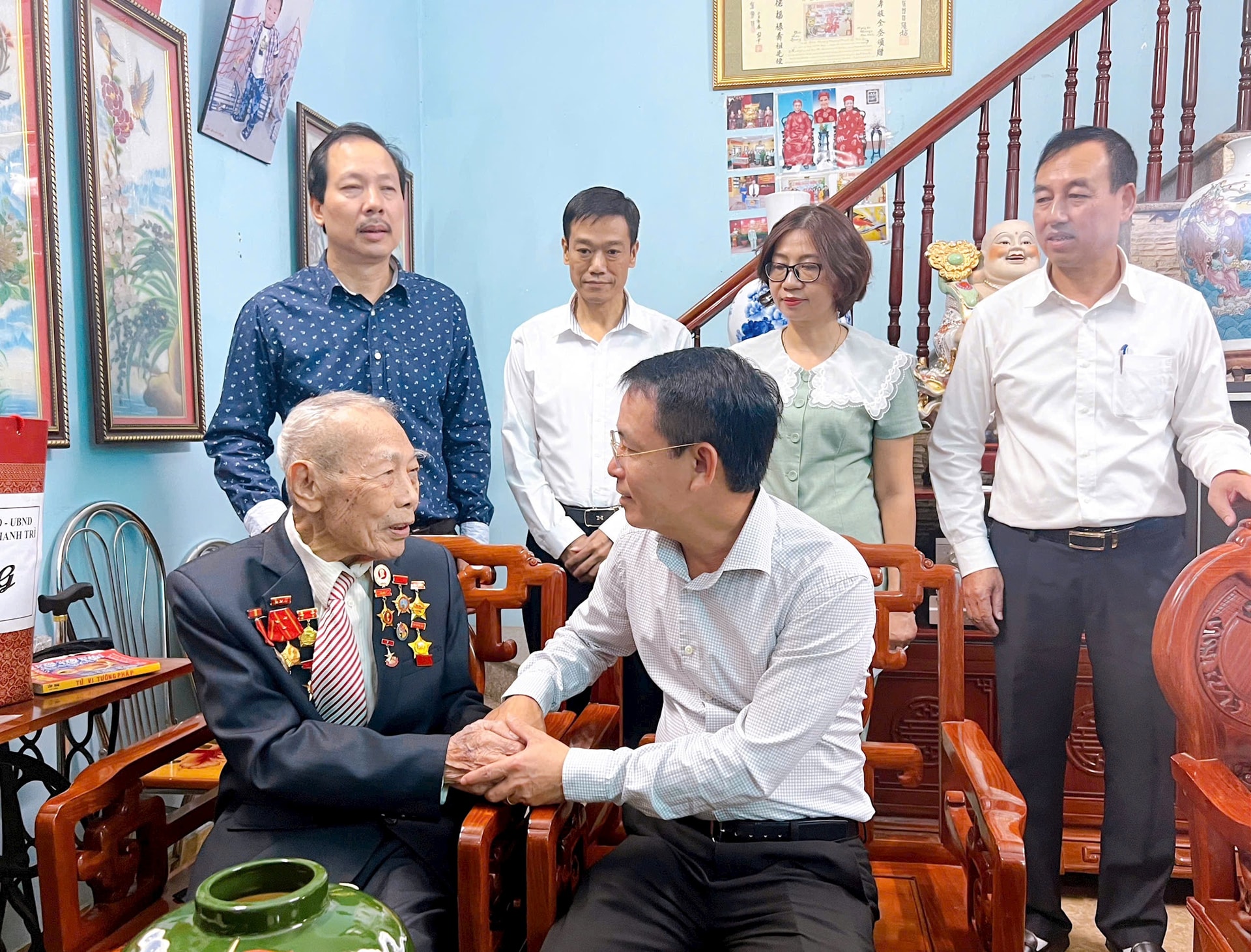 Lãnh đạo thành phố tri ân các cựu chiến binh tham gia giải phóng Thủ đô, lan toả giá trị truyền thống