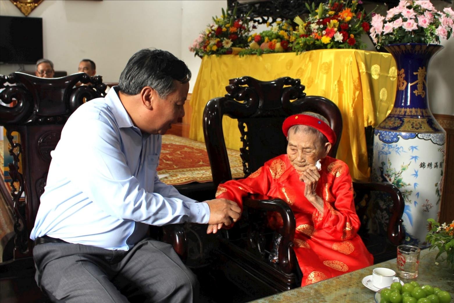 Phó Bí thư Thành uỷ Nguyễn Văn Phong: Thăm hỏi, tri ân người có công nhân kỷ niệm 70 năm Ngày Giải phóng Thủ đô