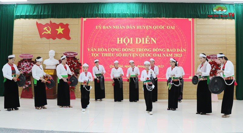 Tổ chức đại hội các dân tộc thiểu số cấp thành phố trước 30-11