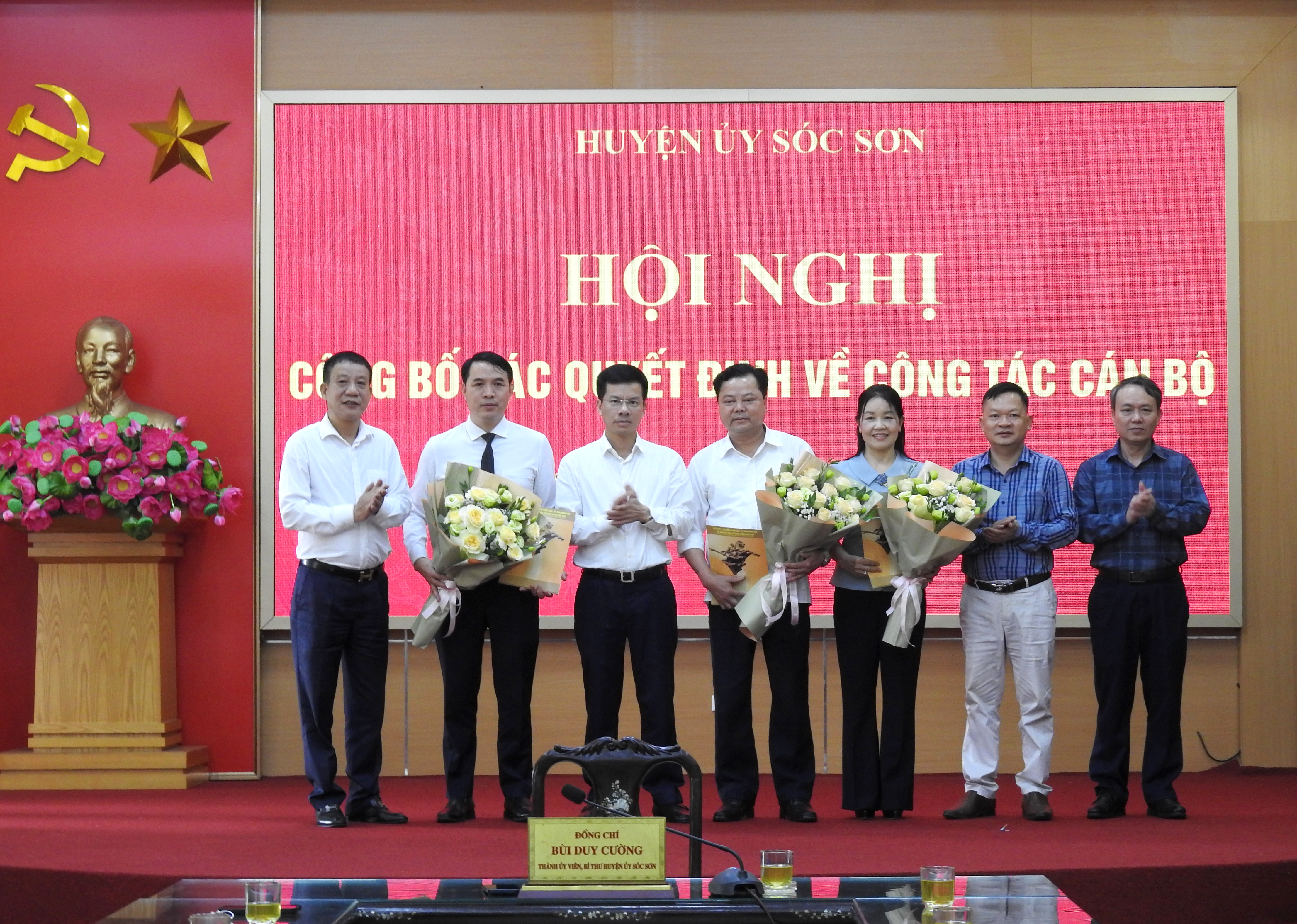 Huyện ủy Sóc Sơn công bố các quyết định về công tác cán bộ