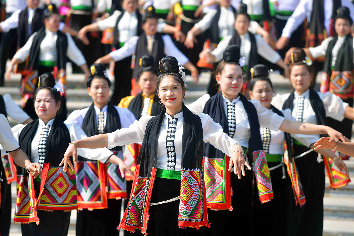 Phòng, chống âm mưu, thủ đoạn “xâm lăng văn hóa” của các thế lực thù địch trong tình hình mới