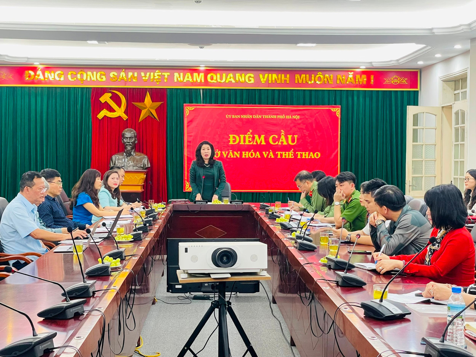 Hà Nội: Quản chặt hoạt động quảng cáo ngoài trời và karaoke