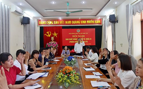 Kiện toàn chức danh Phó Chủ tịch Hội Nông dân thị xã Sơn Tây