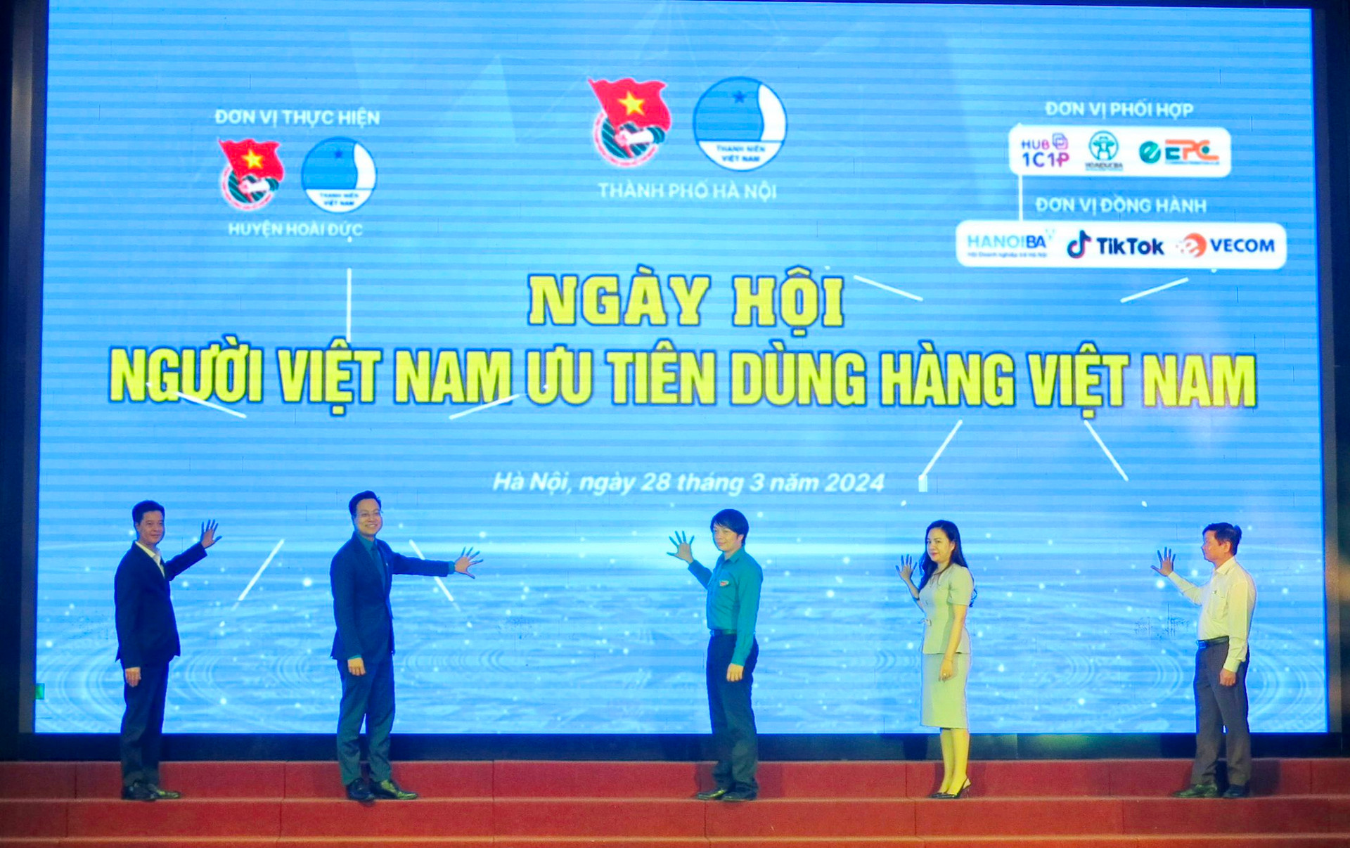 Hơn 1.000 đoàn viên, thanh niên Thủ đô tham gia hưởng ứng cuộc vận động “Người Việt Nam ưu tiên dùng hàng Việt Nam”