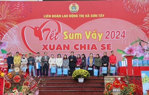 Chương trình "Tết Sum vầy - Xuân chia sẻ" năm 2024 mang Tết ấm đến với công nhân, người lao động