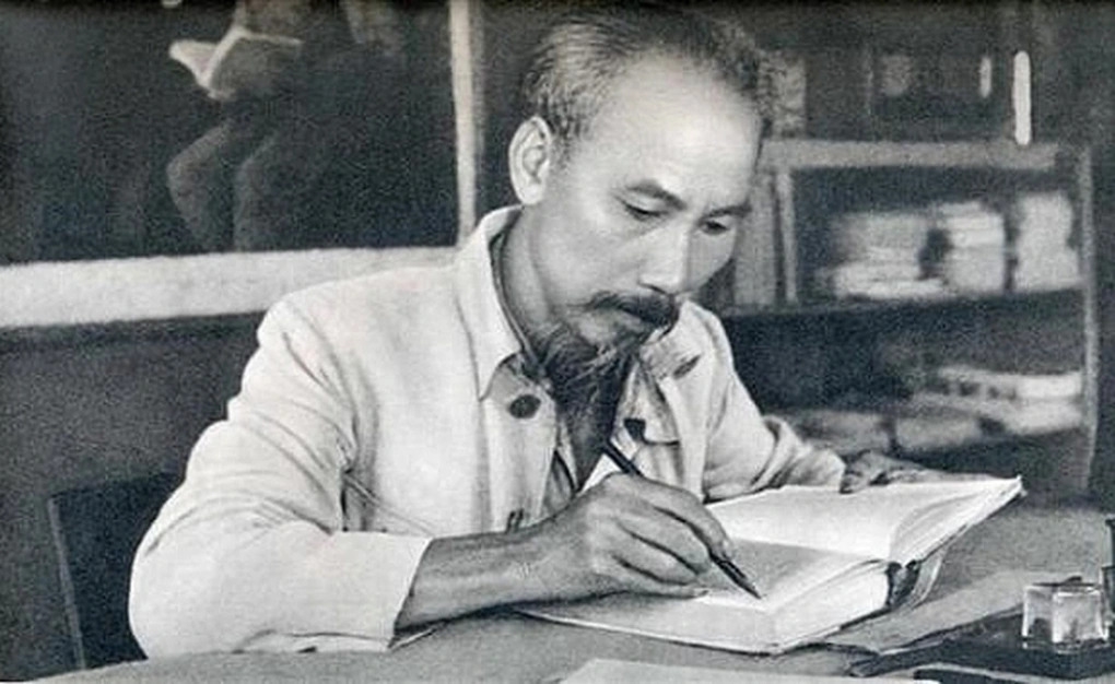 “Nâng cao đạo đức cách mạng, quét sạch chủ nghĩa cá nhân” - 55 năm vẫn vẹn nguyên giá trị lý luận và thực tiễn