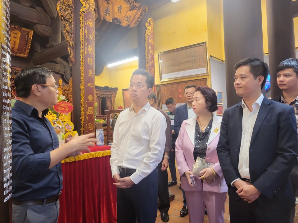 "Chuyện Đình trong phố" - Nghề làm giầy ở phố cổ