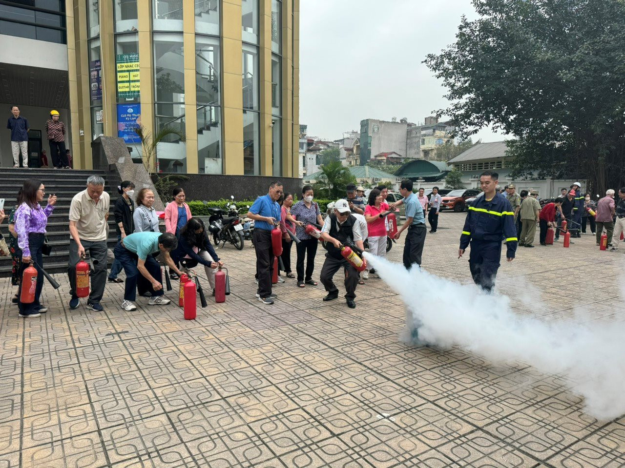 Quận Đống Đa: Cán bộ được tập huấn kỹ năng phòng, chống cháy, nổ