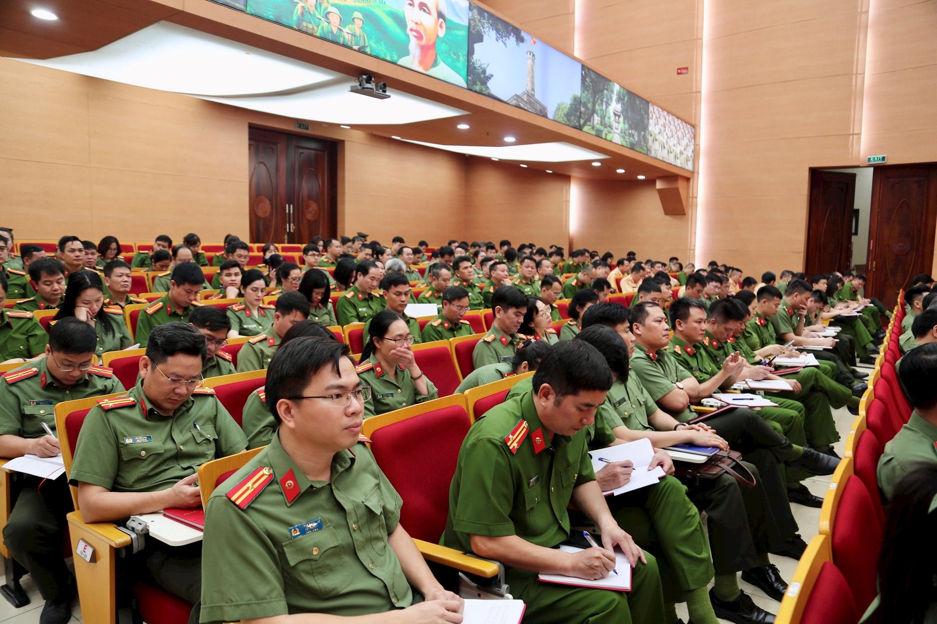 Công an thành phố quán triệt nội dung bài viết của Tổng Bí thư Nguyễn Phú Trọng