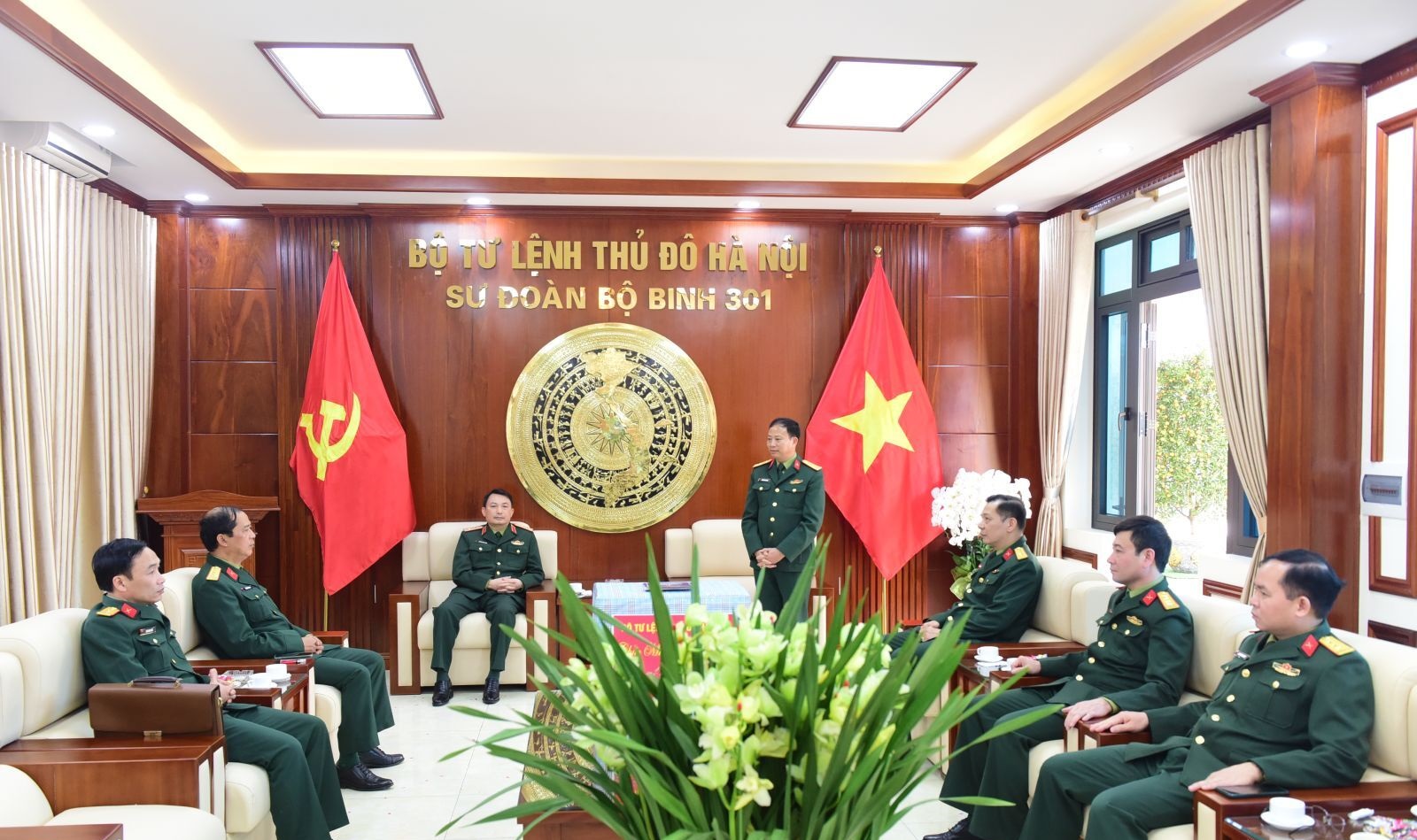 Tư lệnh Bộ Tư lệnh Thủ đô thăm, chúc Tết Sư đoàn Bộ binh 301