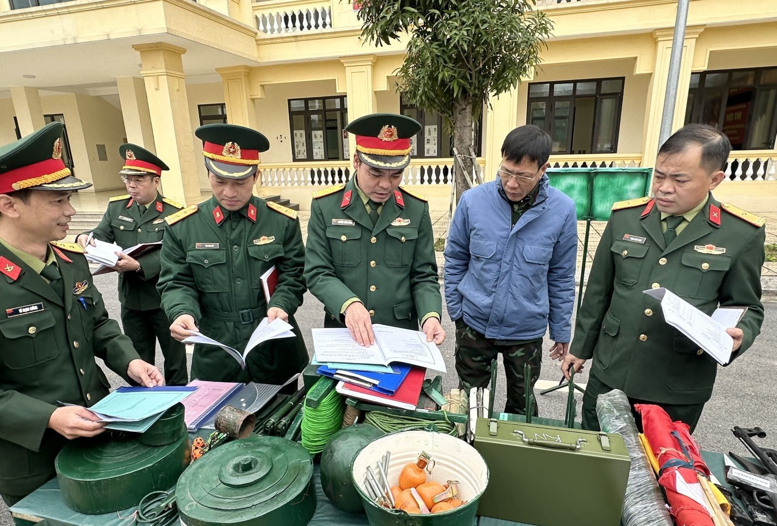 Ban CHQS huyện Đông Anh tổ chức Hội thi công tác chuẩn bị huấn luyện năm 2024