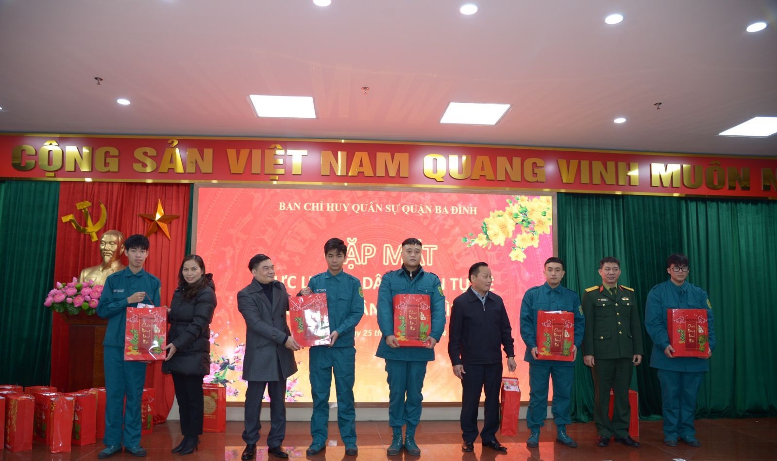 Quận Ba Đình gặp mặt lực lượng dân quân tự vệ trên địa bàn