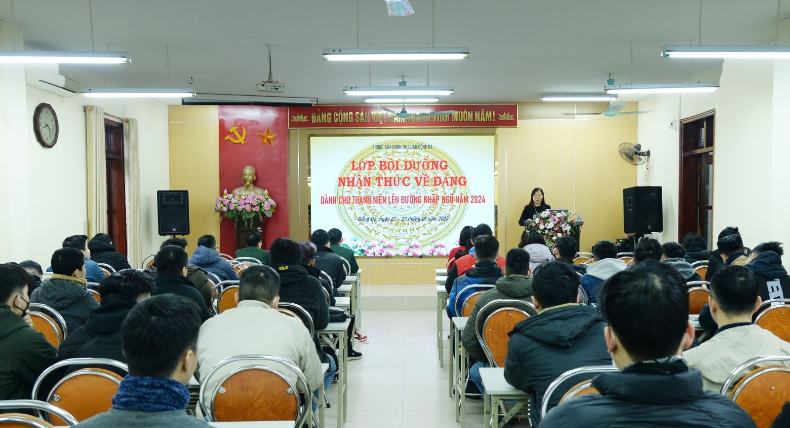 Bồi dưỡng lý luận chính trị cho thanh niên trúng tuyển nghĩa vụ quân sự và công an nhân dân