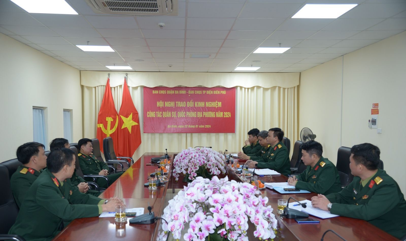 Ban CHQS quận Ba Đình và Ban CHQS thành phố Điện Biên Phủ trao đổi kinh nghiệm công tác quân sự, quốc phòng