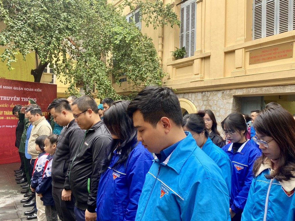 Tuổi trẻ quận Hoàn Kiếm sinh hoạt truyền thống "Tự hào tiến bước dưới cờ Đảng"