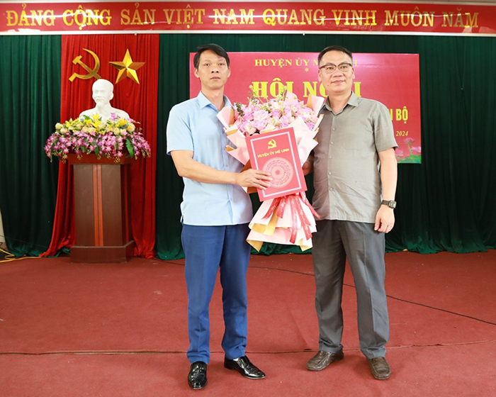 Huyện ủy Mê Linh công bố quyết định công tác cán bộ tại xã Chu Phan
