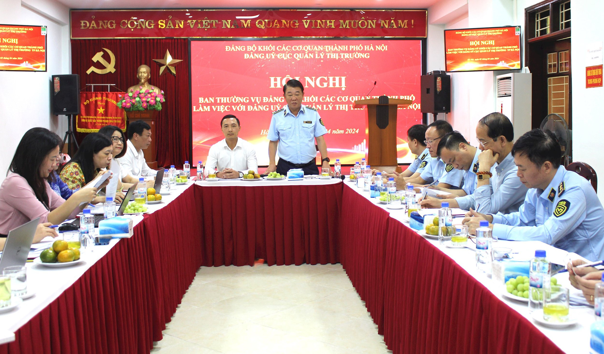 Chú trọng triển khai thực hiện nhiệm vụ chính trị gắn với khắc phục hạn chế sau kiểm điểm