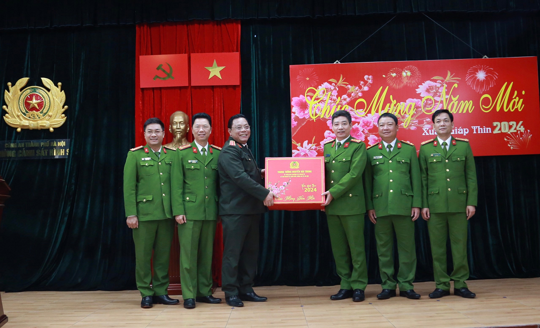 Chú trọng công tác xây dựng lực lượng, quyết tâm hoàn thành xuất sắc nhiệm vụ được giao