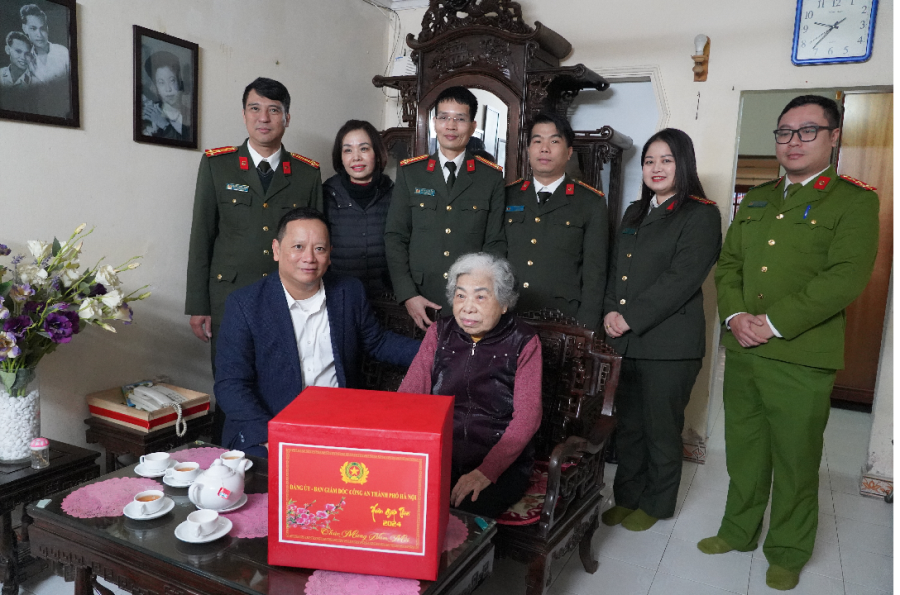 Tri ân, tưởng nhớ các đồng chí nguyên lãnh đạo Công an thành phố