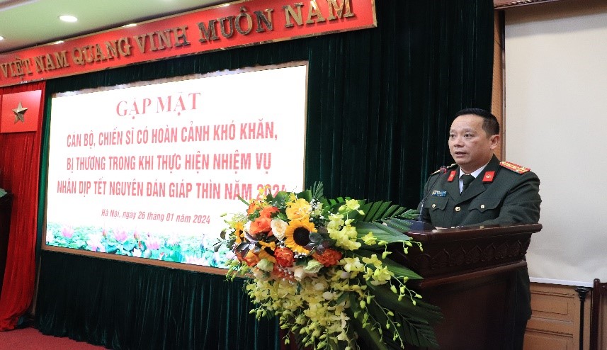 Gặp mặt, chúc Tết cán bộ, chiến sỹ có hoàn cảnh khó khăn, bị thương khi làm nhiệm vụ