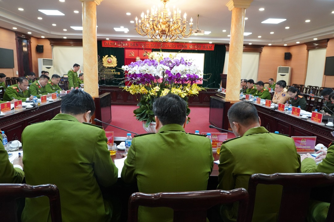 Kiên quyết không để xảy ra tình trạng vi phạm pháp luật về vũ khí, vật liệu nổ, công cụ hỗ trợ và pháo