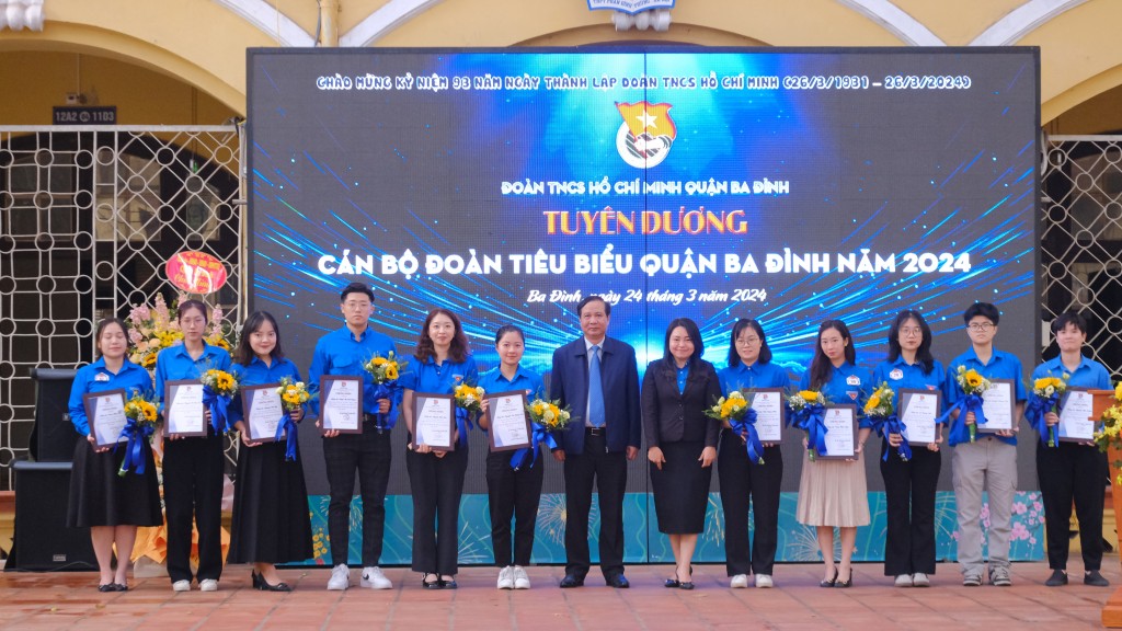 Tuổi trẻ Ba Đình cống hiến cho quận xanh - giàu đẹp - văn minh