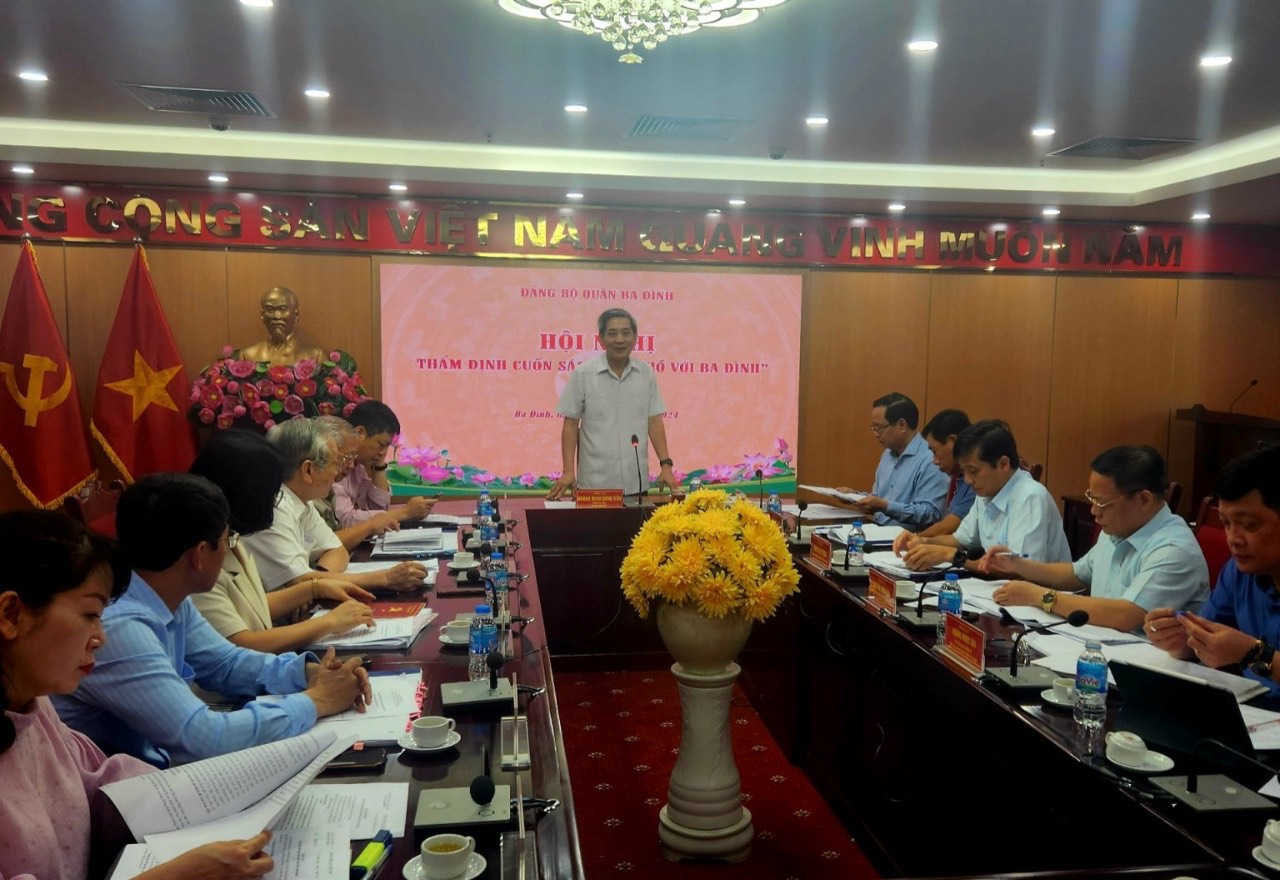 Hội nghị thẩm định cuốn sách "Bác Hồ với Ba Đình"