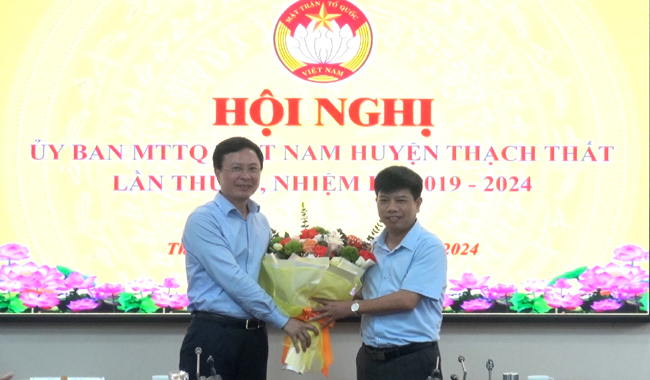 Kiện toàn công tác cán bộ tại Ủy ban MTTQ huyện Thạch Thất