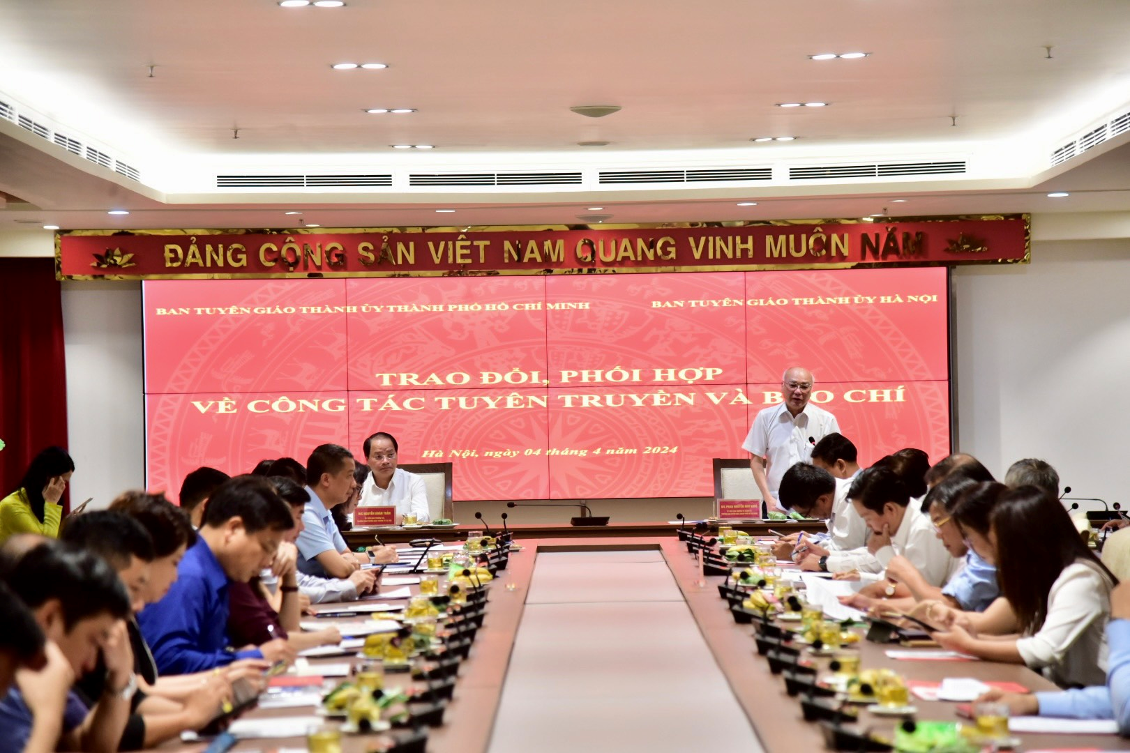 Ban Tuyên giáo Thành uỷ Hà Nội và Ban Tuyên giáo Thành uỷ Thành phố Hồ Chí Minh trao đổi, phối hợp về công tác báo chí, tuyên truyền