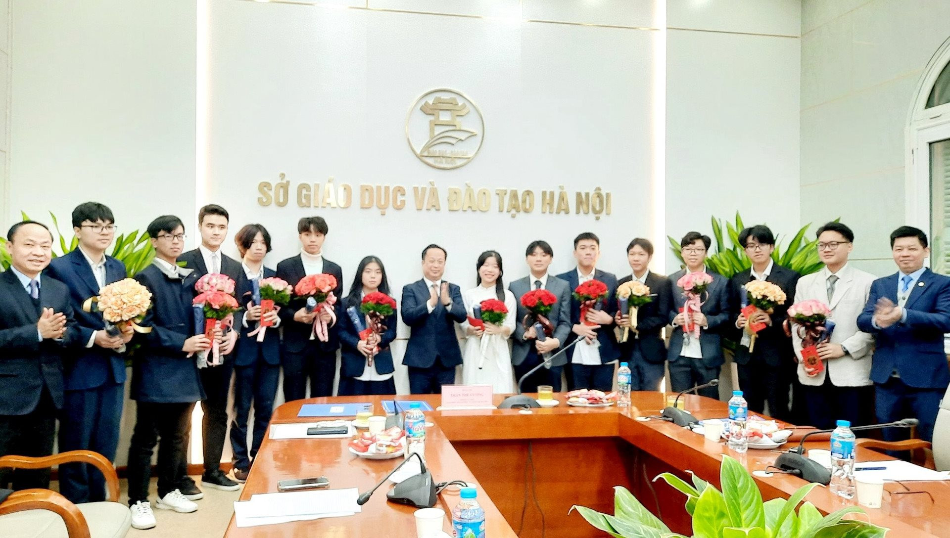 Thành phố Hà Nội: 3 học sinh vào tuyển Olympic quốc tế