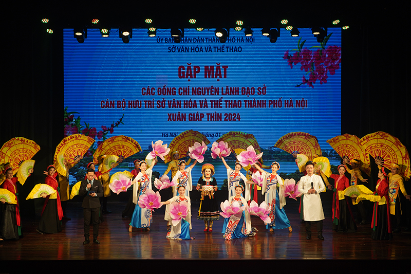 Đầm ấm buổi gặp mặt cán bộ hưu trí Sở Văn hoá và Thể thao