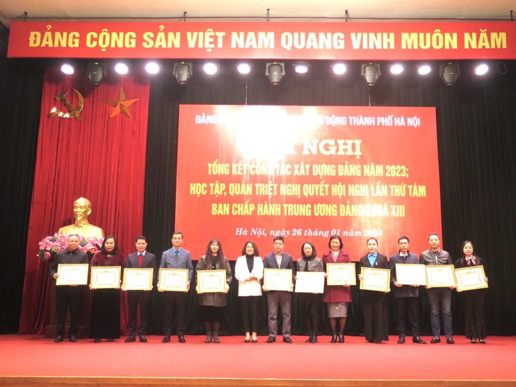 Phát huy những kết quả đã đạt được, thực hiện tốt hơn nữa các nhiệm vụ công tác xây dựng Đảng trong năm 2024