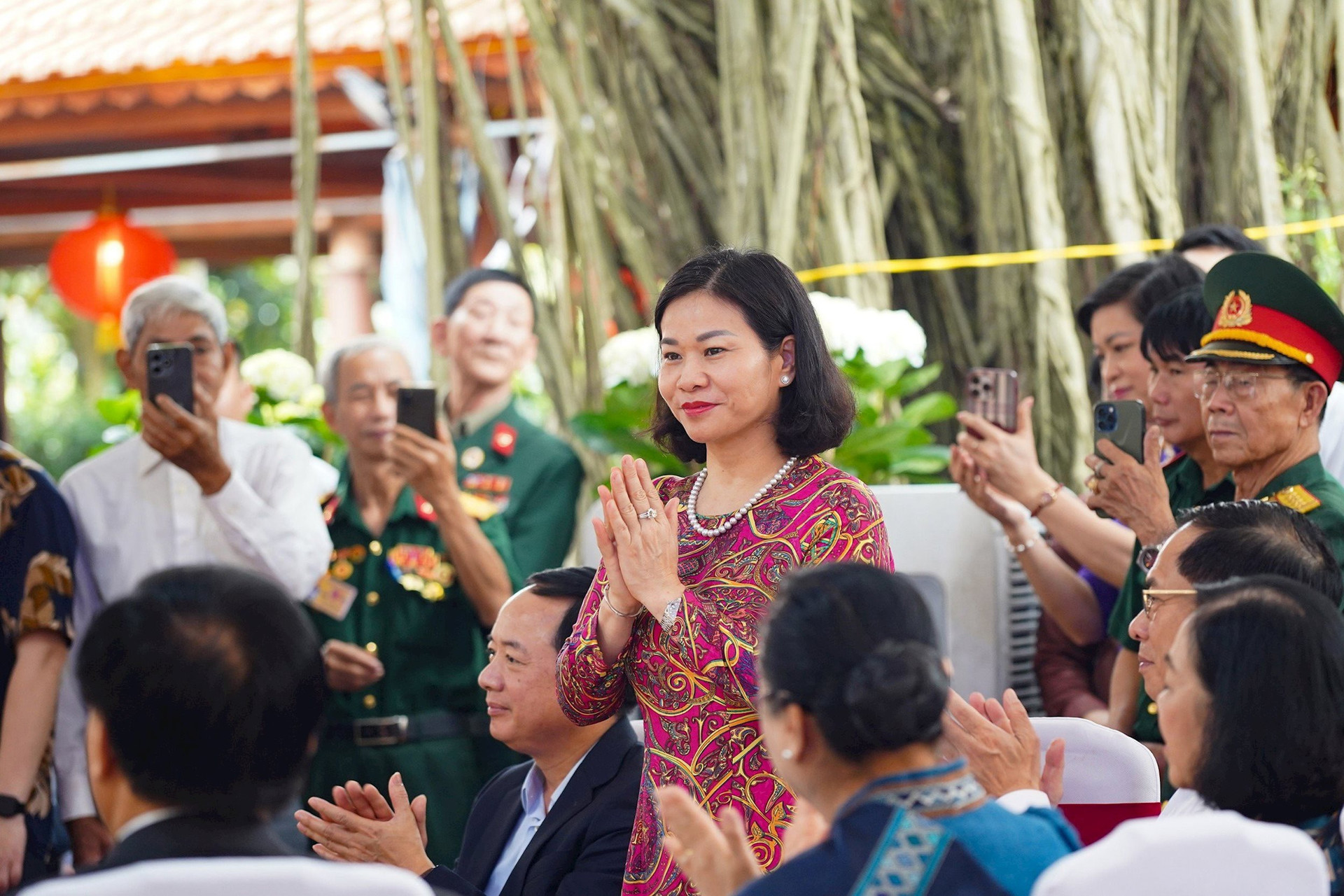 Lãnh đạo thành phố Hà Nội dự Lễ đón Tết cổ truyền Bunpimay của Lào
