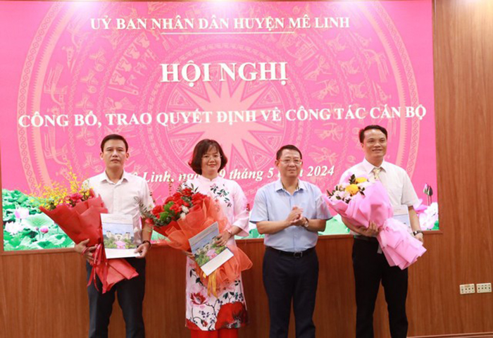 UBND huyện Mê Linh công bố quyết định về công tác cán bộ