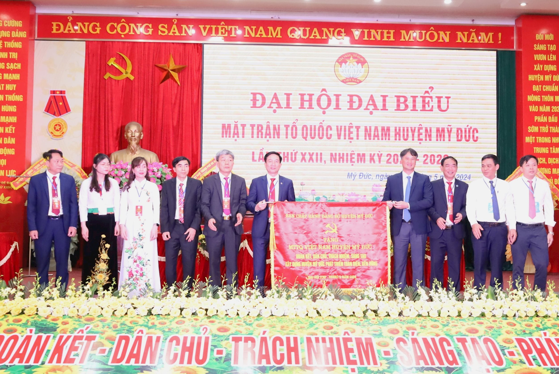 Đồng chí Trịnh Xuân Hương tái đắc cử Chủ tịch MTTQ huyện Mỹ Đức khoá XXII