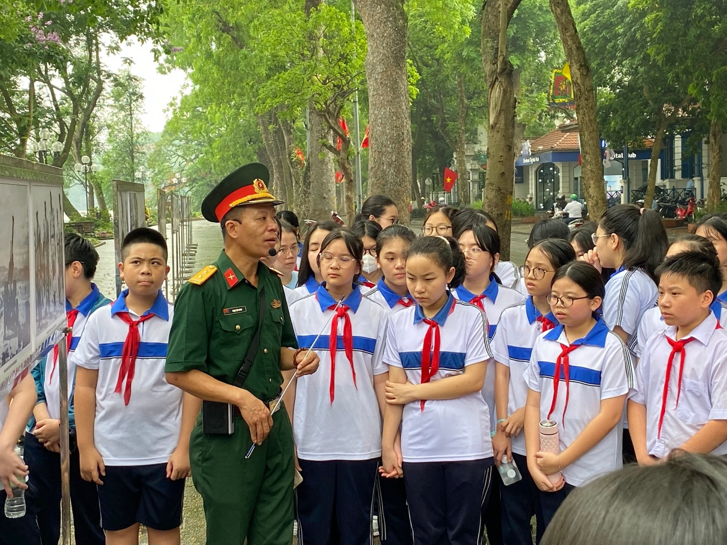 Học sinh Thủ đô vun đắp lòng tự hào dân tộc qua hoạt động giáo dục di sản