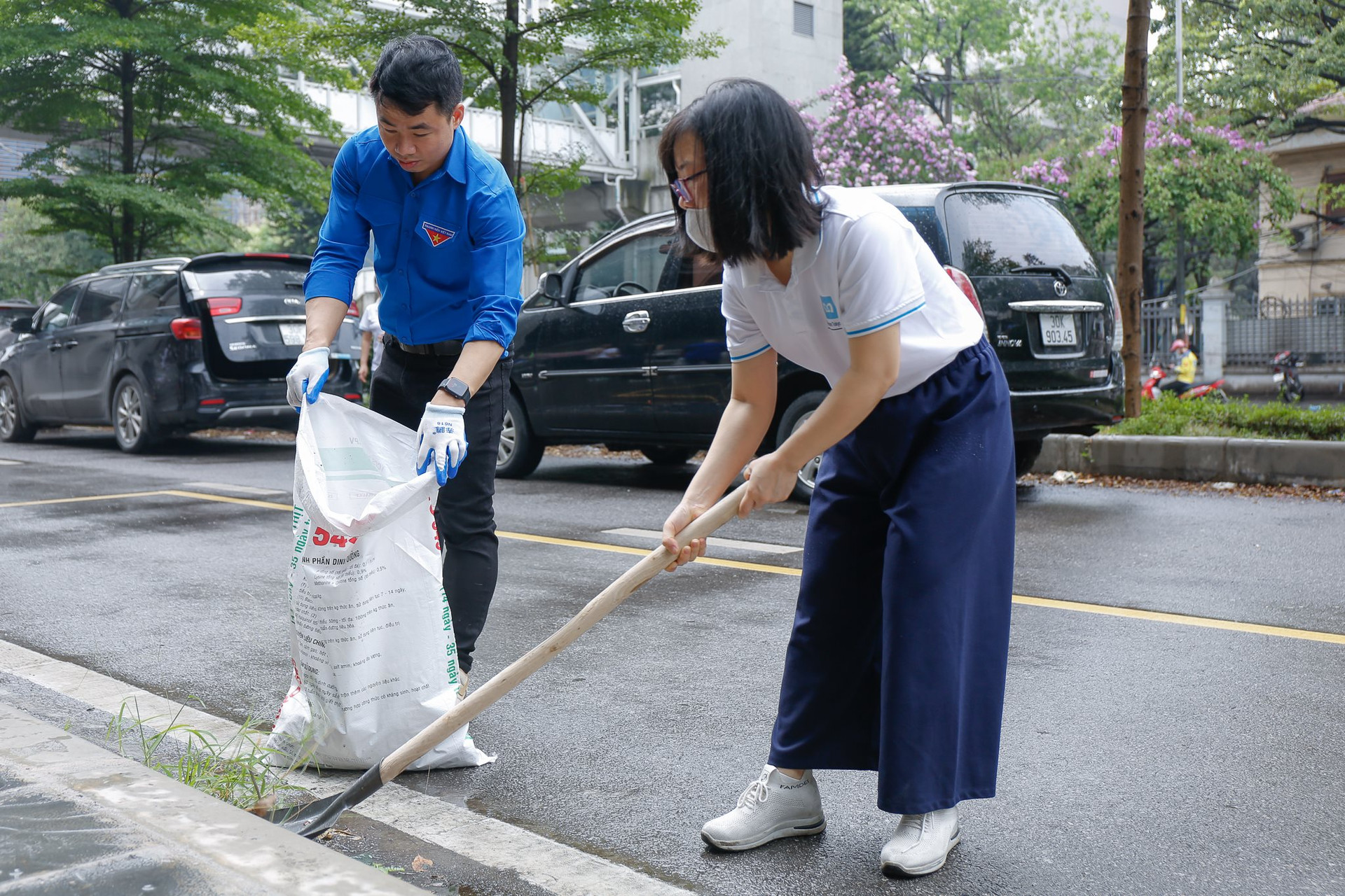 "Metro Zero Waste - Hành trình Xanh, Hành động Sạch": Chung tay giữ gìn tuyến đường sắt đô thị Nhổn - ga Hà Nội