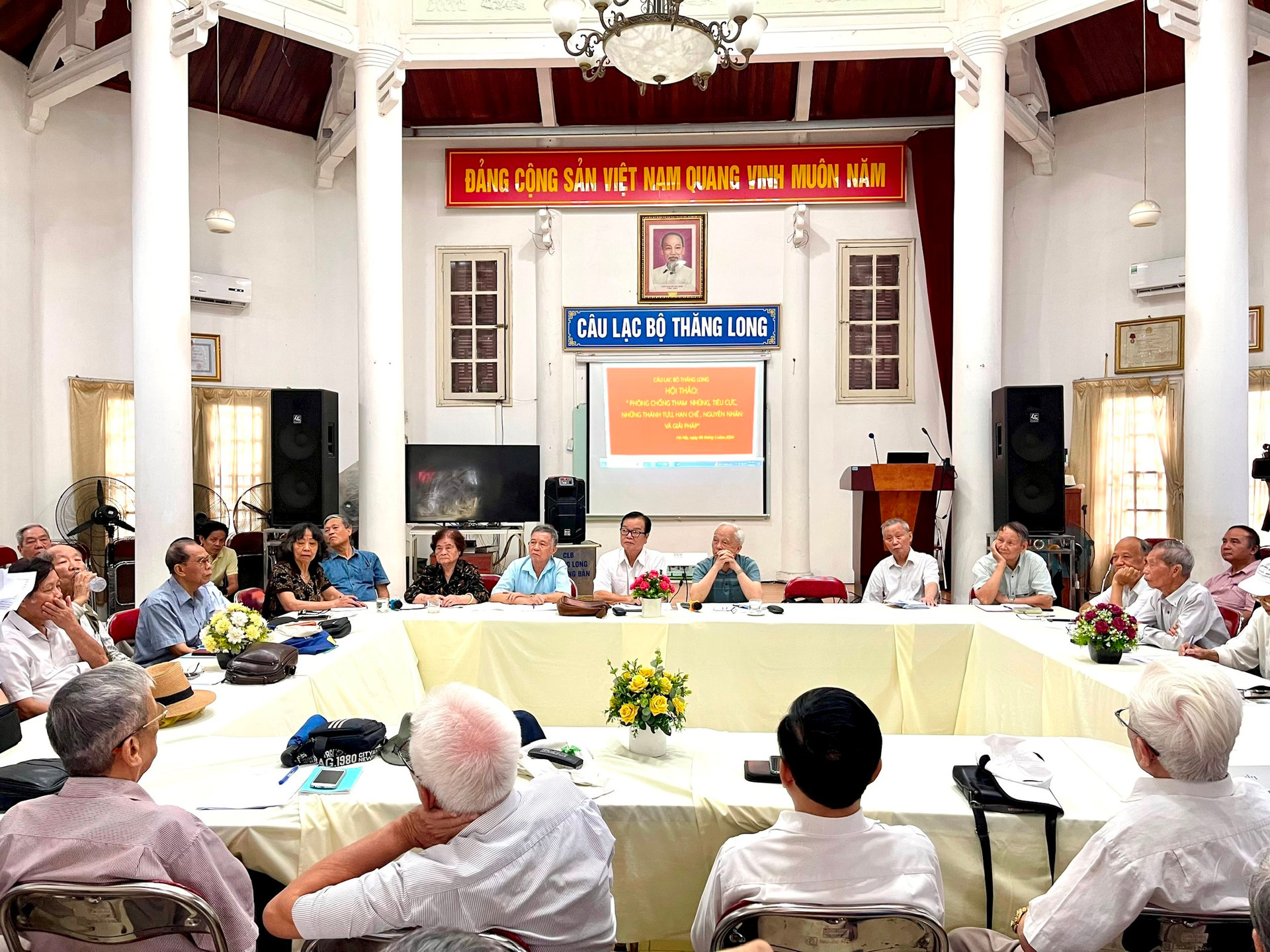 Hội thảo khoa học "Phòng, chống tham nhũng, tiêu cực - Những thành tựu, nguyên nhân và giải pháp"
