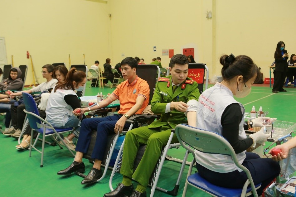 Chương trình "Hiến máu tình nguyện" năm 2024 với chủ đề "Trái tim tình nguyện"
