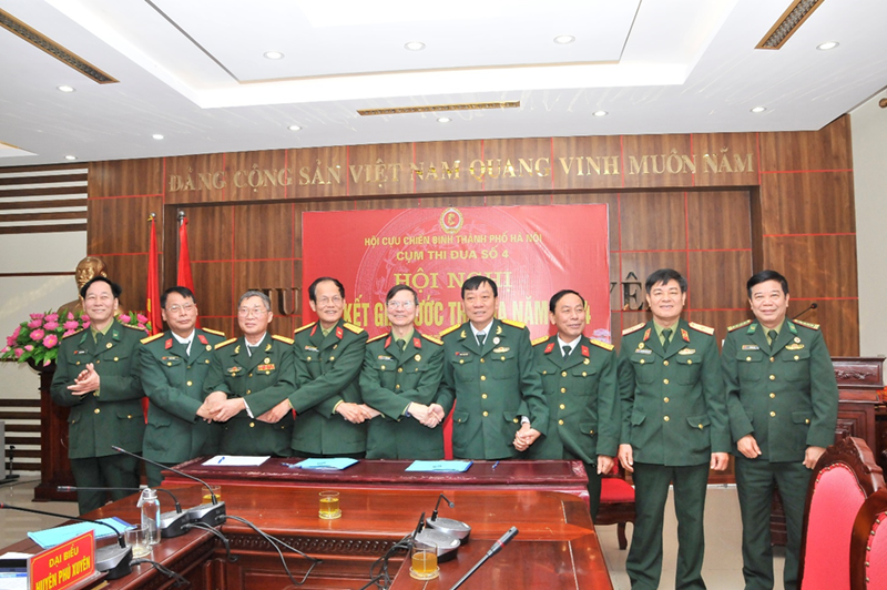 Cụm thi đua số 4 Hội Cựu chiến binh thành phố ký kết giao ước thi đua năm 2024
