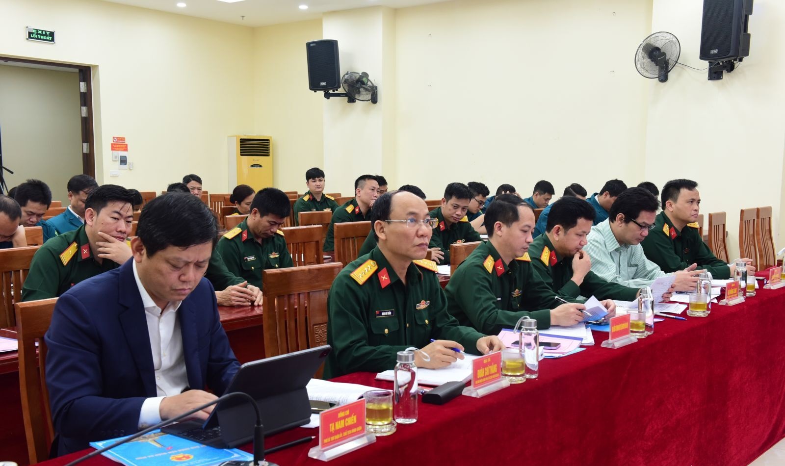  Xây dựng tổ chức Đảng trong sạch vững mạnh, xây dựng cơ quan, đơn vị vững mạnh toàn diện “Mẫu mực, tiêu biểu”