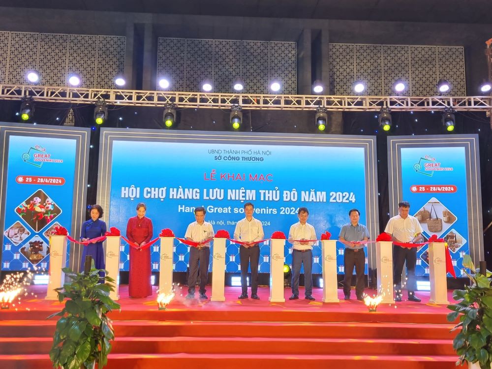 Hội chợ hàng lưu niệm Thủ đô 2024: Sắc màu văn hóa và cơ hội giao thương
