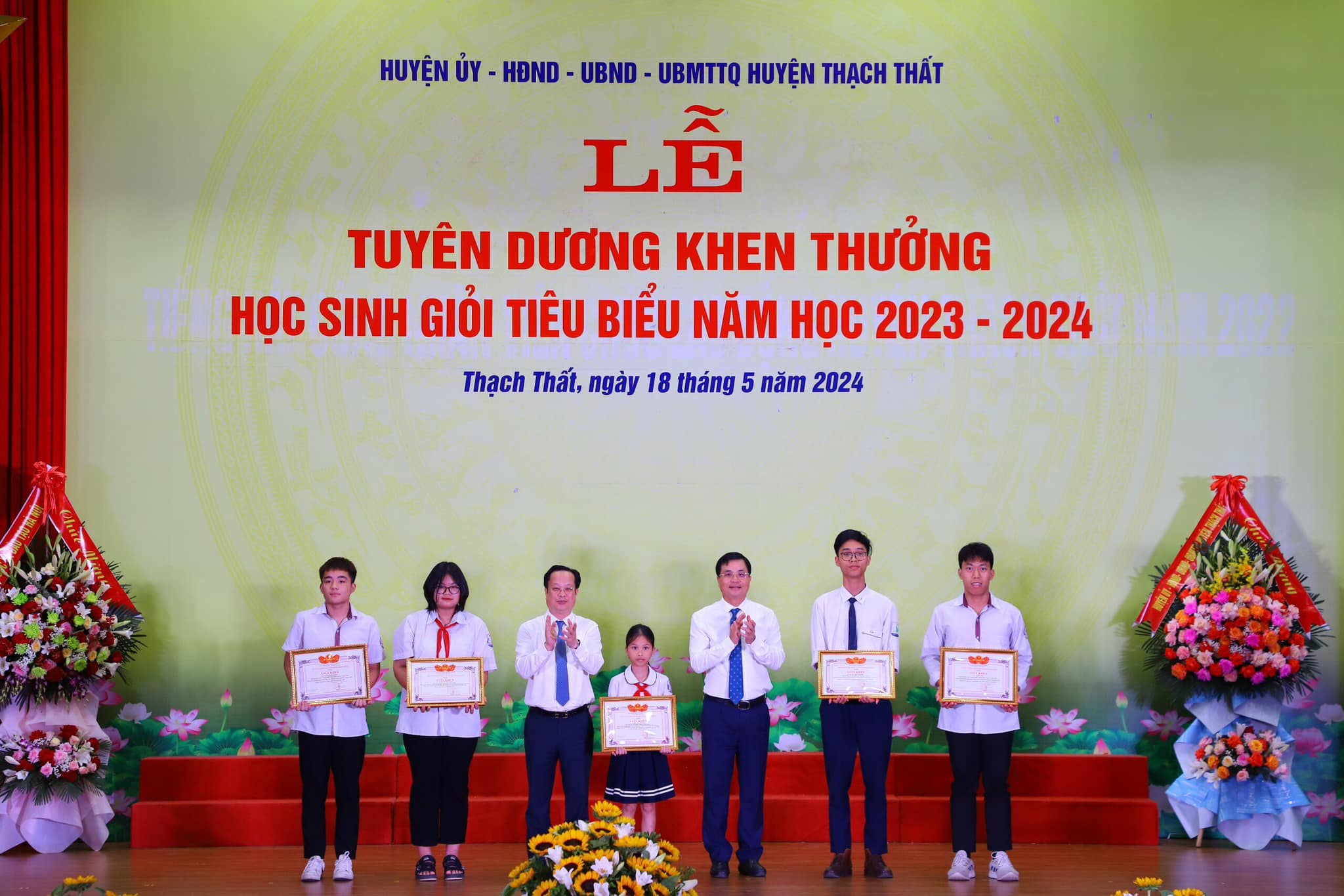 Hơn 500 học sinh giỏi tiêu biểu năm học 2023-2024 được tuyên dương khen thưởng 