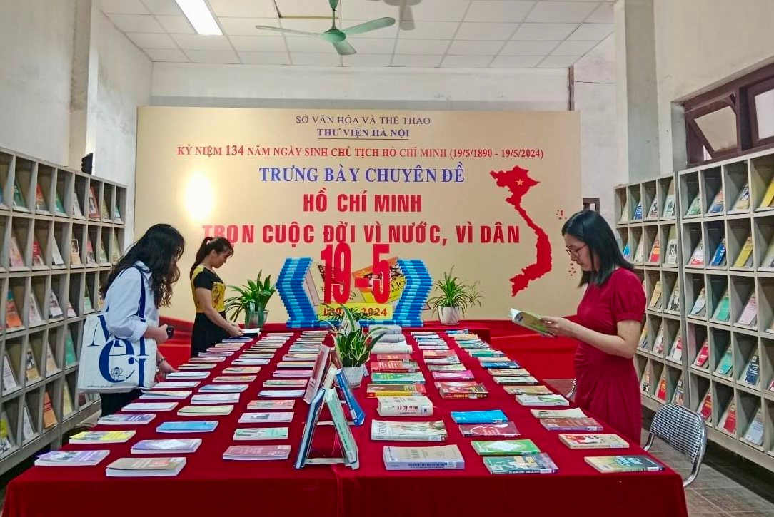 300 tài liệu trưng bày sách, báo “Hồ Chí Minh - Trọn cuộc đời vì nước, vì dân”