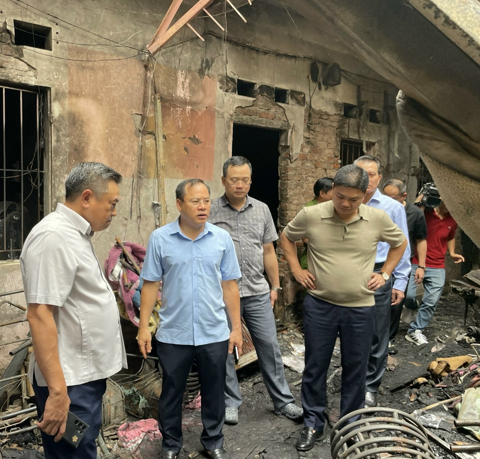Khẩn trương điều tra, làm rõ nguyên nhân vụ cháy tại quận Cầu Giấy