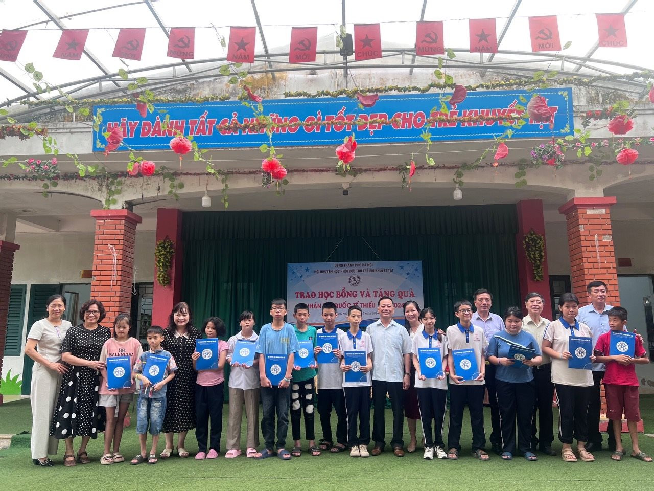 Món quà ý nghĩa với trẻ em khuyết tật